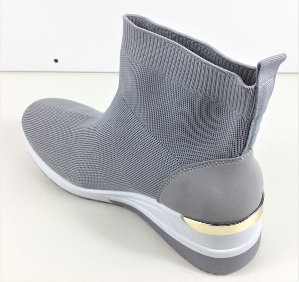 Grey Lightweight Shoe